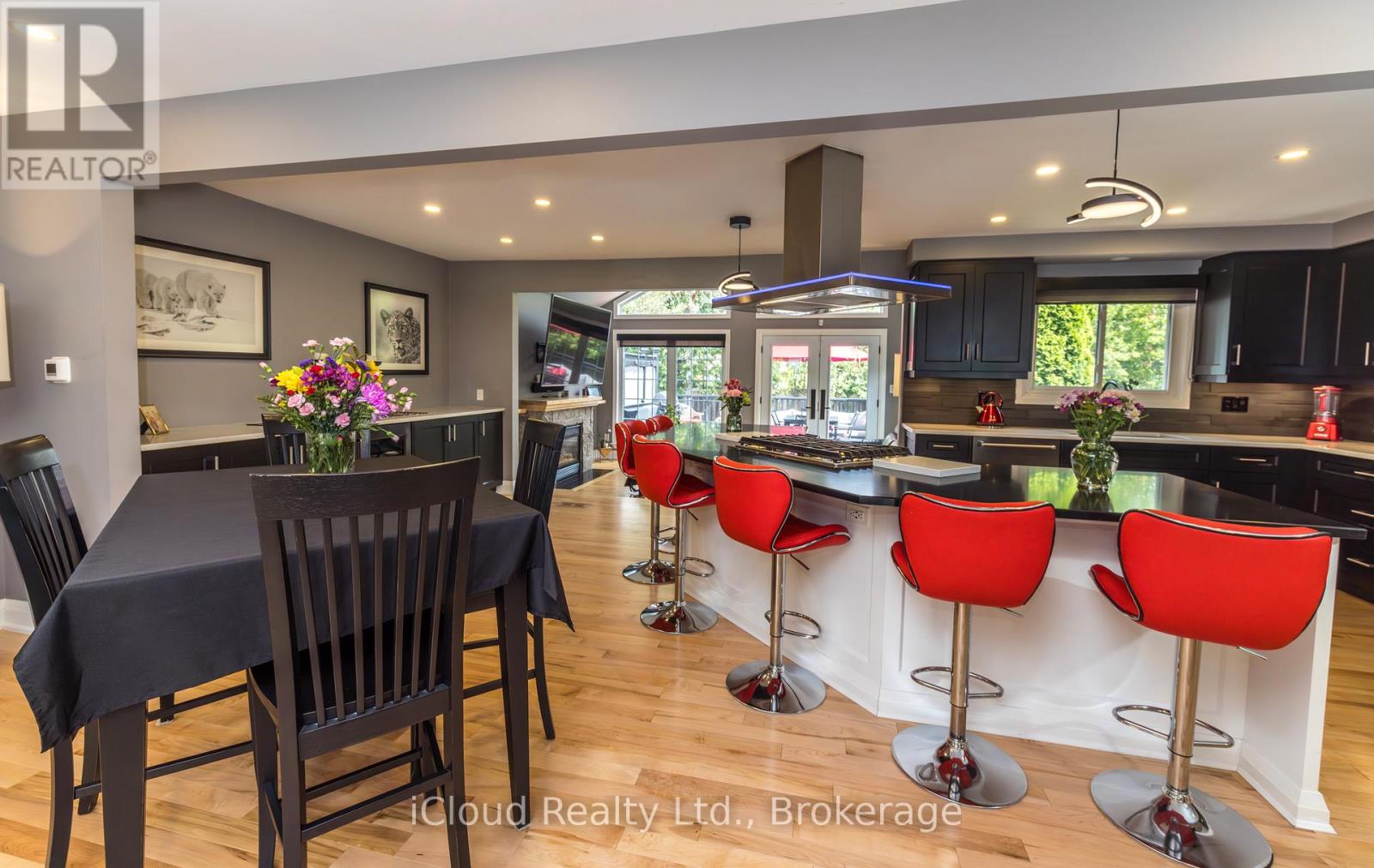 2183 Sandringham Drive, Burlington, Ontario  L7P 3E7 - Photo 7 - W12356291