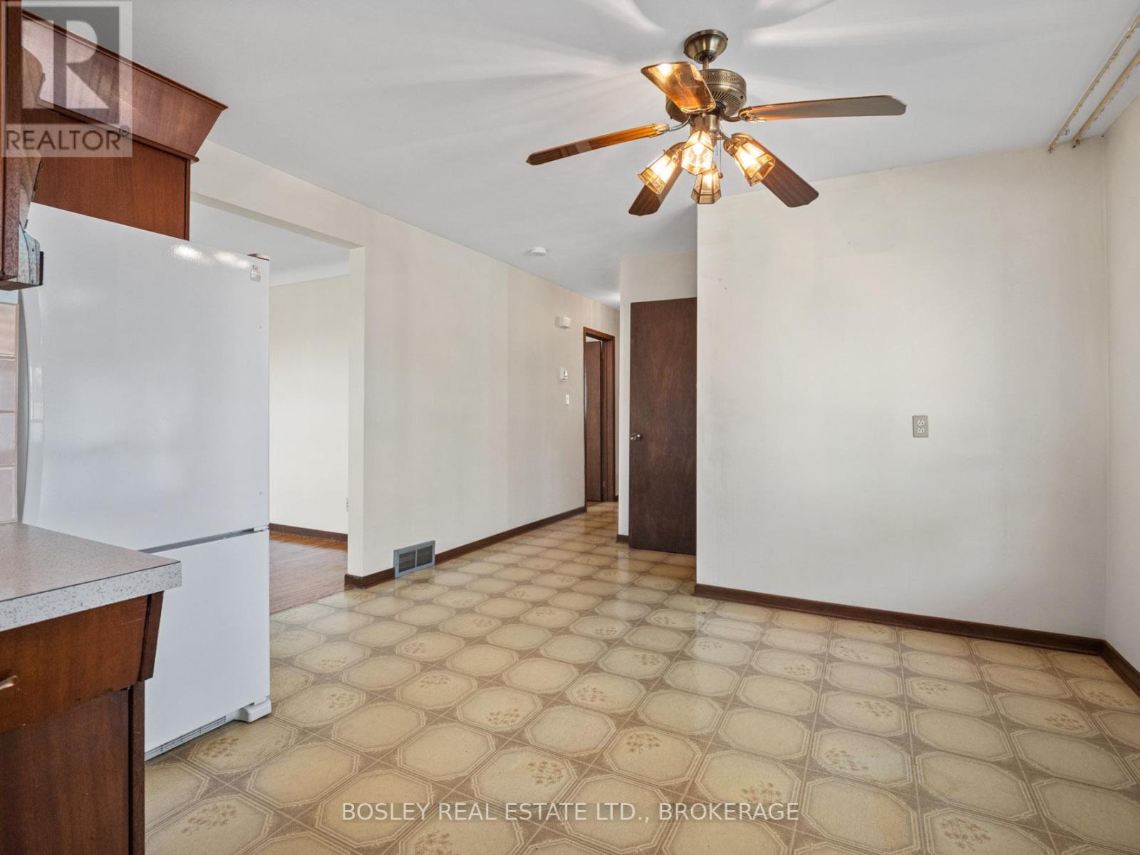 276 Gross Avenue, Welland, Ontario  L3C 2V2 - Photo 10 - X12468449