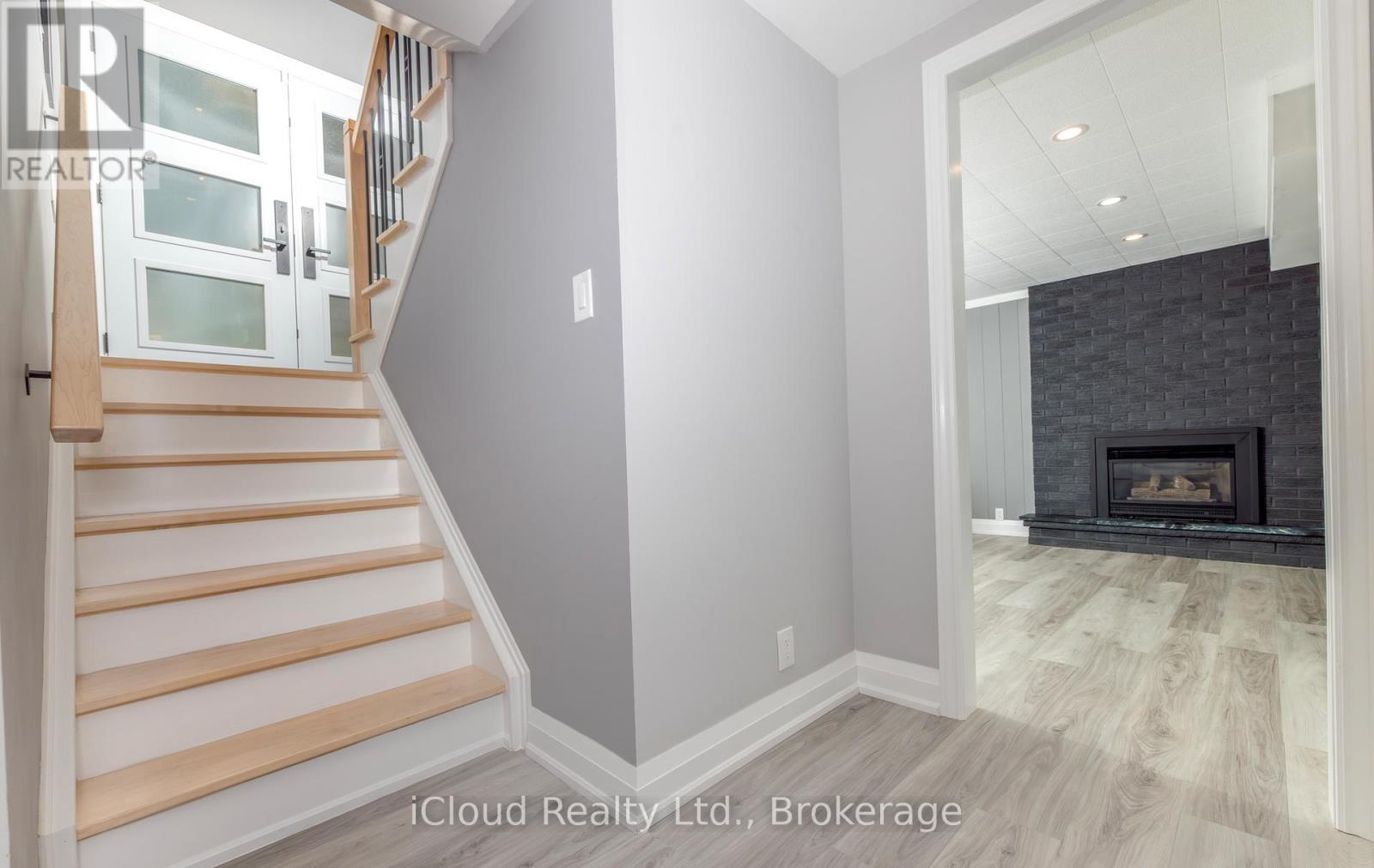2183 Sandringham Drive, Burlington, Ontario  L7P 3E7 - Photo 27 - W12356291