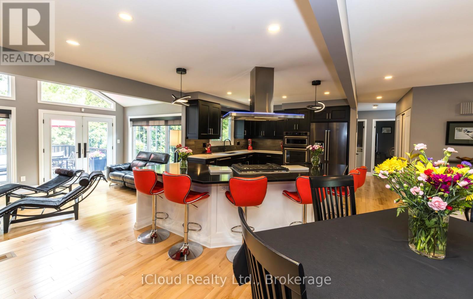 2183 Sandringham Drive, Burlington, Ontario  L7P 3E7 - Photo 6 - W12356291