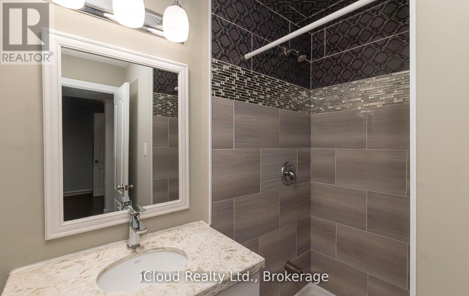 170 Clarence Street, Brampton, Ontario  L6W 1S9 - Photo 24 - W12537180