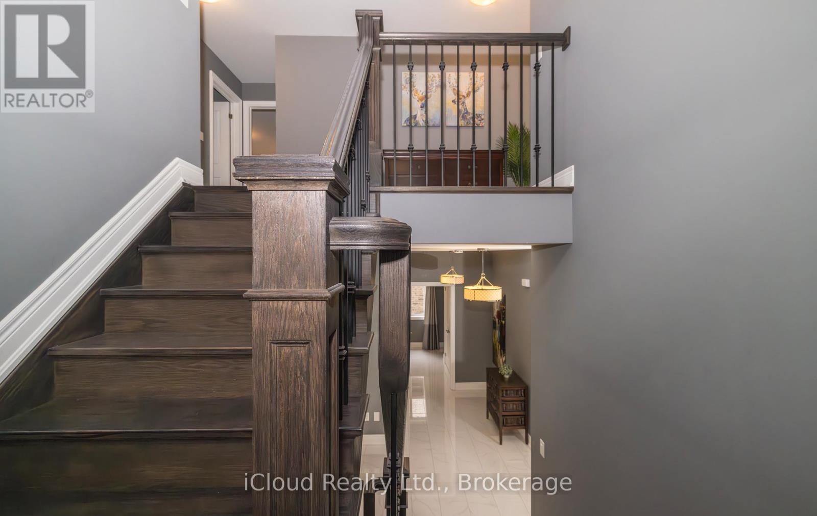 9305 Eagle Ridge Drive, Niagara Falls, Ontario L2H 0G4 - Photo 15 - X12354065