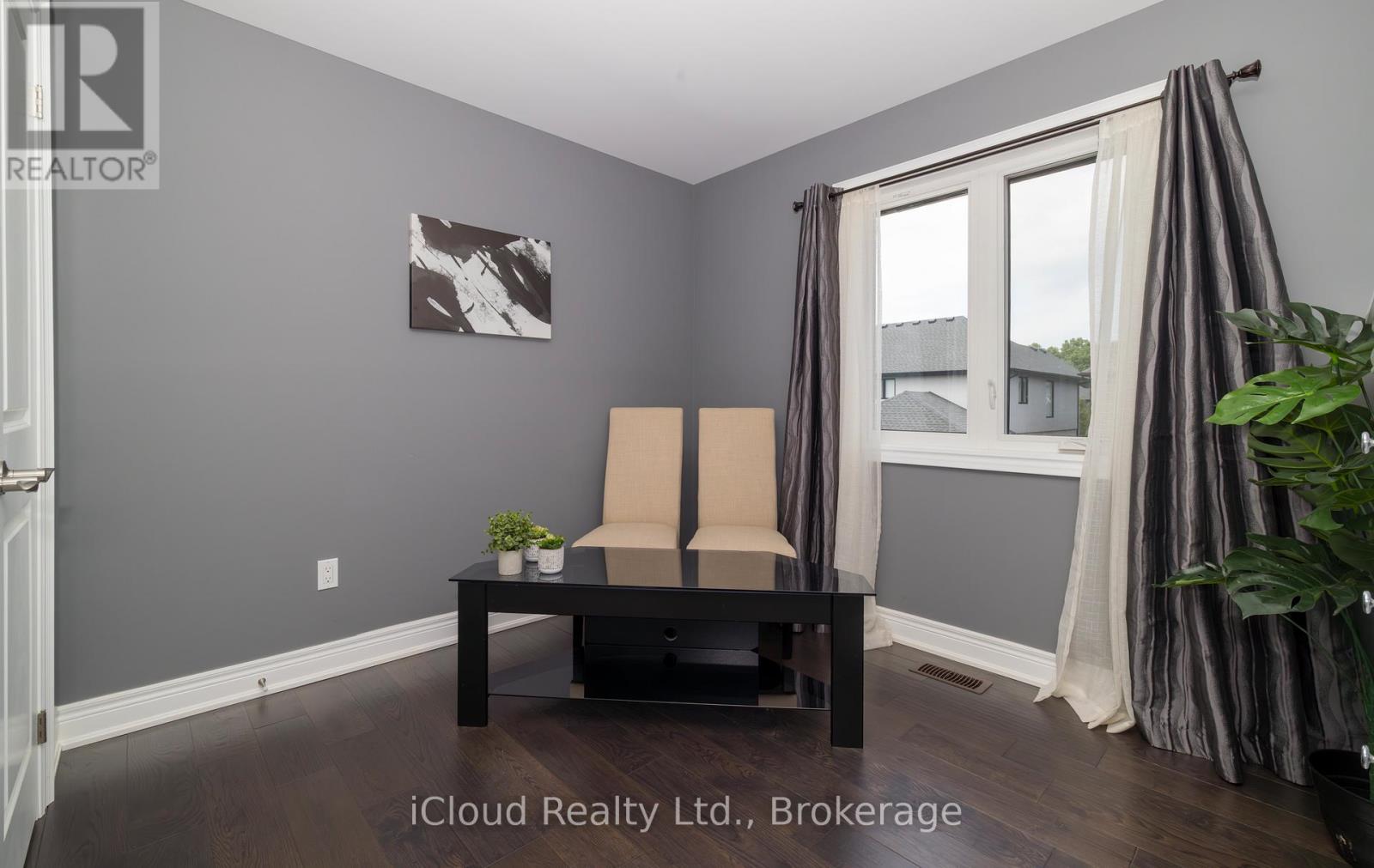 9305 Eagle Ridge Drive, Niagara Falls, Ontario L2H 0G4 - Photo 19 - X12354065