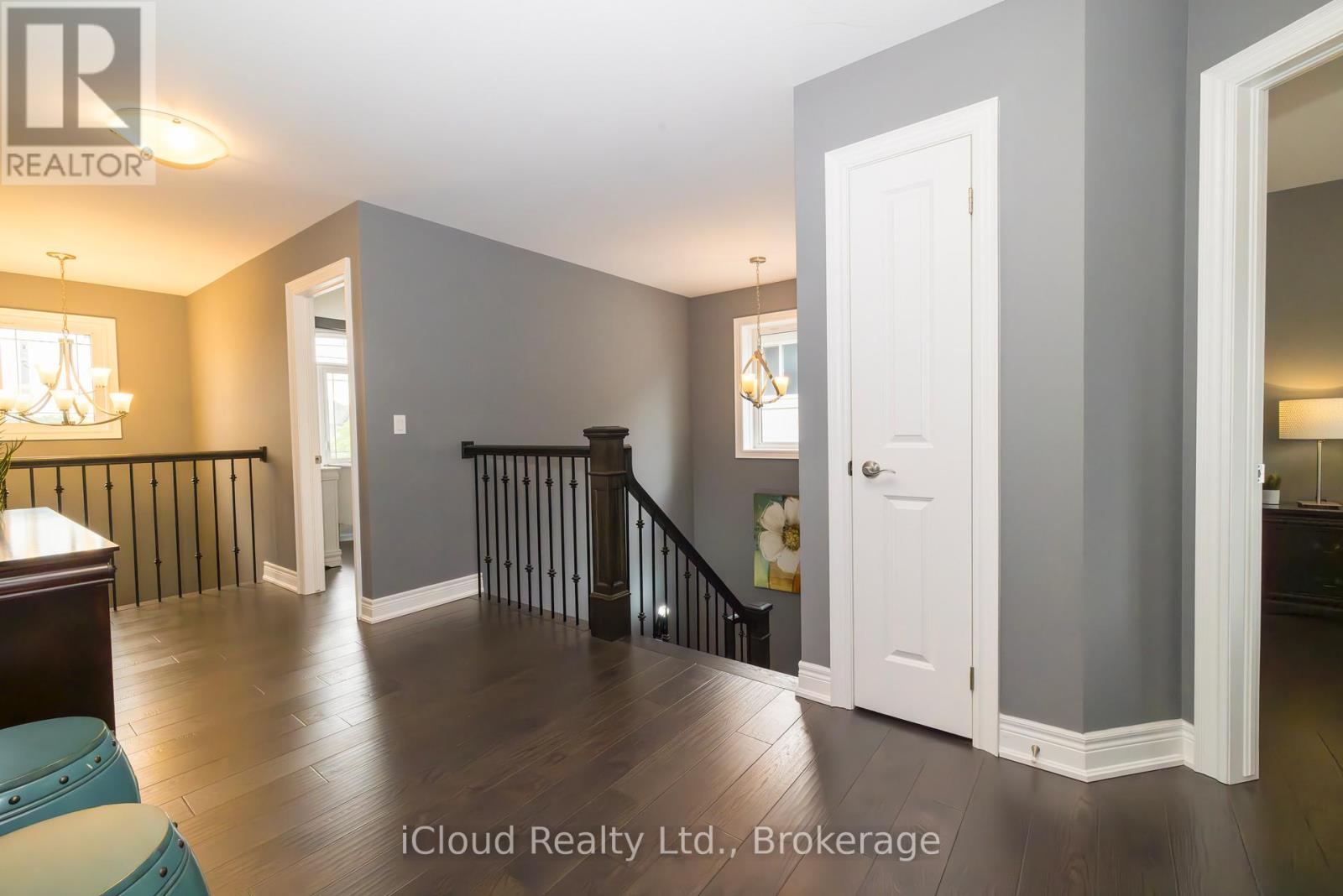 9305 Eagle Ridge Drive, Niagara Falls, Ontario L2H 0G4 - Photo 23 - X12354065