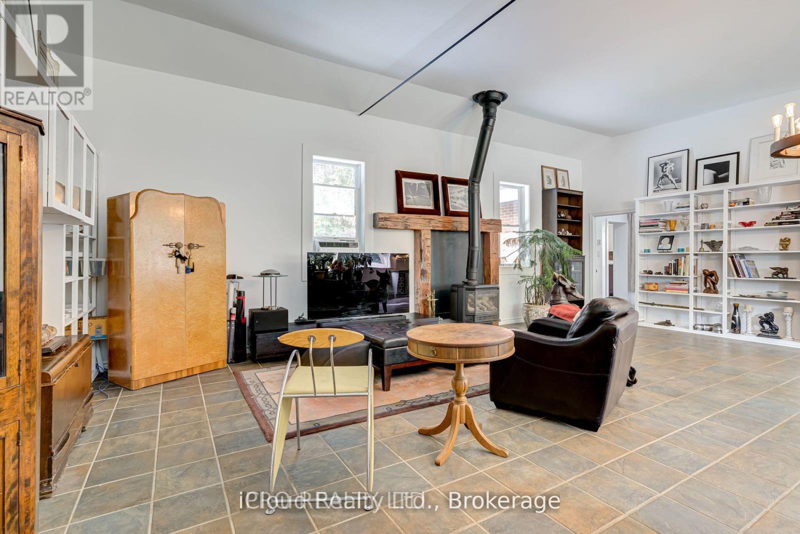 Ehs - 715432 1st Line, Mono, Ontario L9A 1A9 - Photo 11 - X12422923