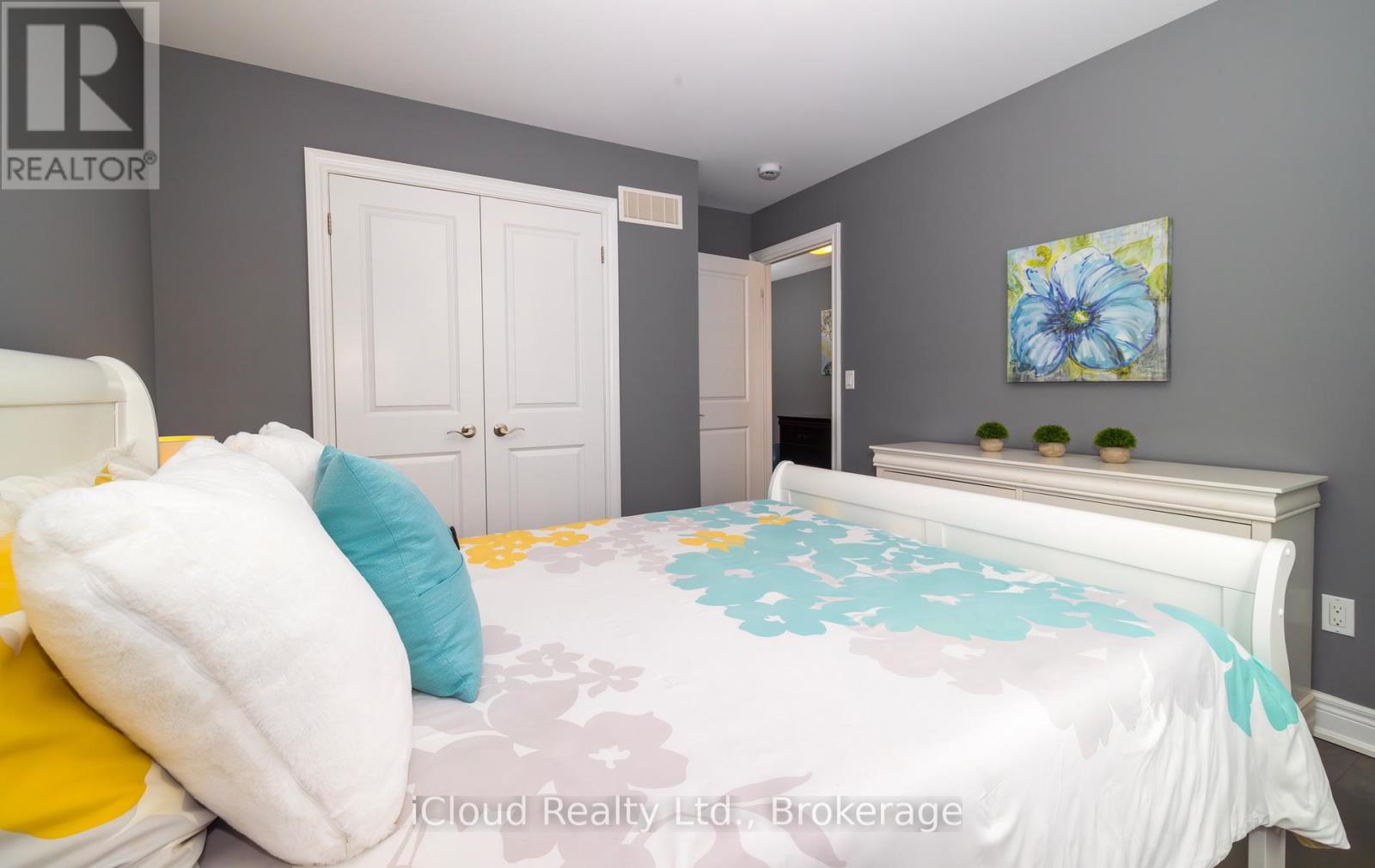 9305 Eagle Ridge Drive, Niagara Falls, Ontario L2H 0G4 - Photo 25 - X12354065