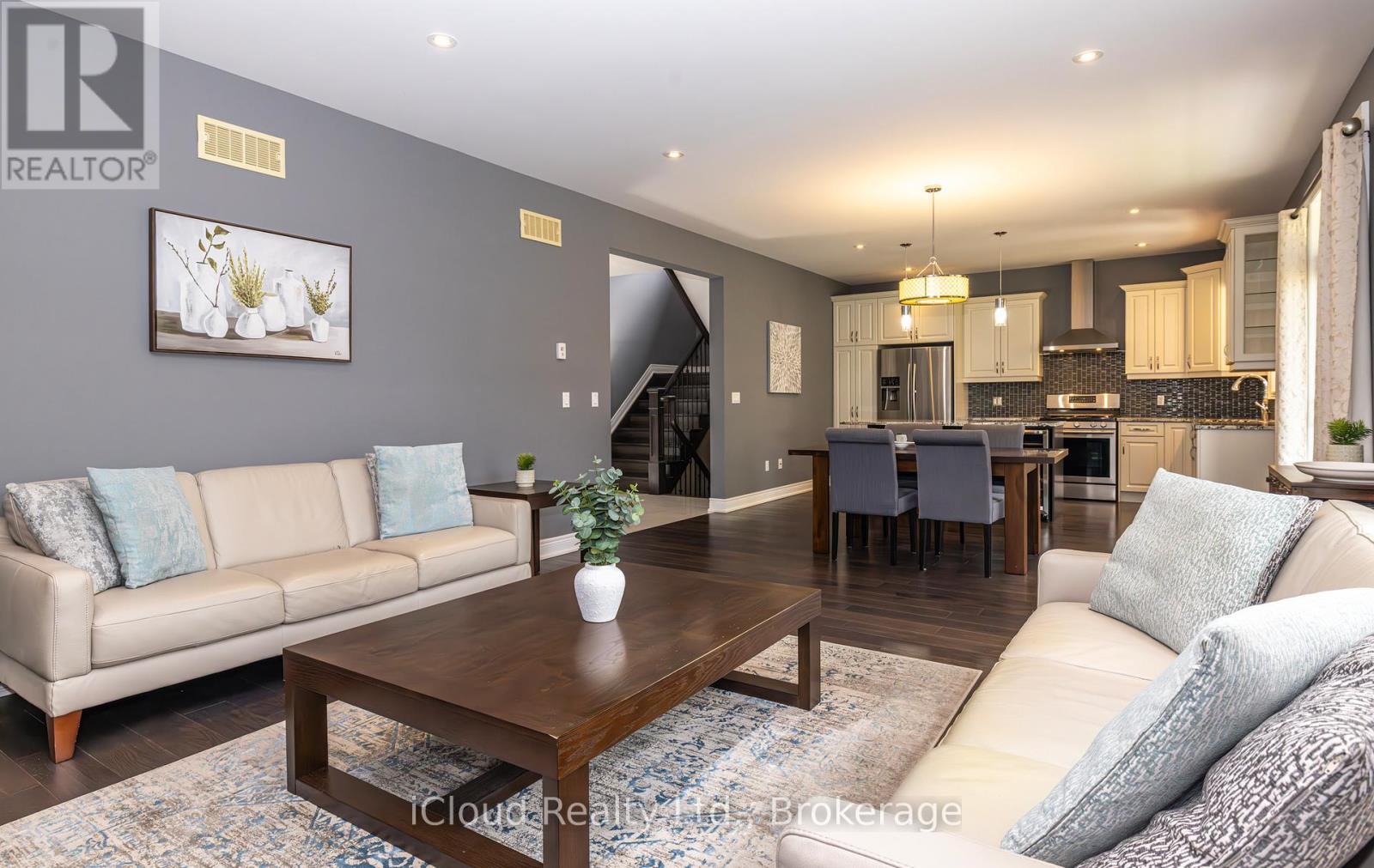 9305 Eagle Ridge Drive, Niagara Falls, Ontario L2H 0G4 - Photo 12 - X12354065