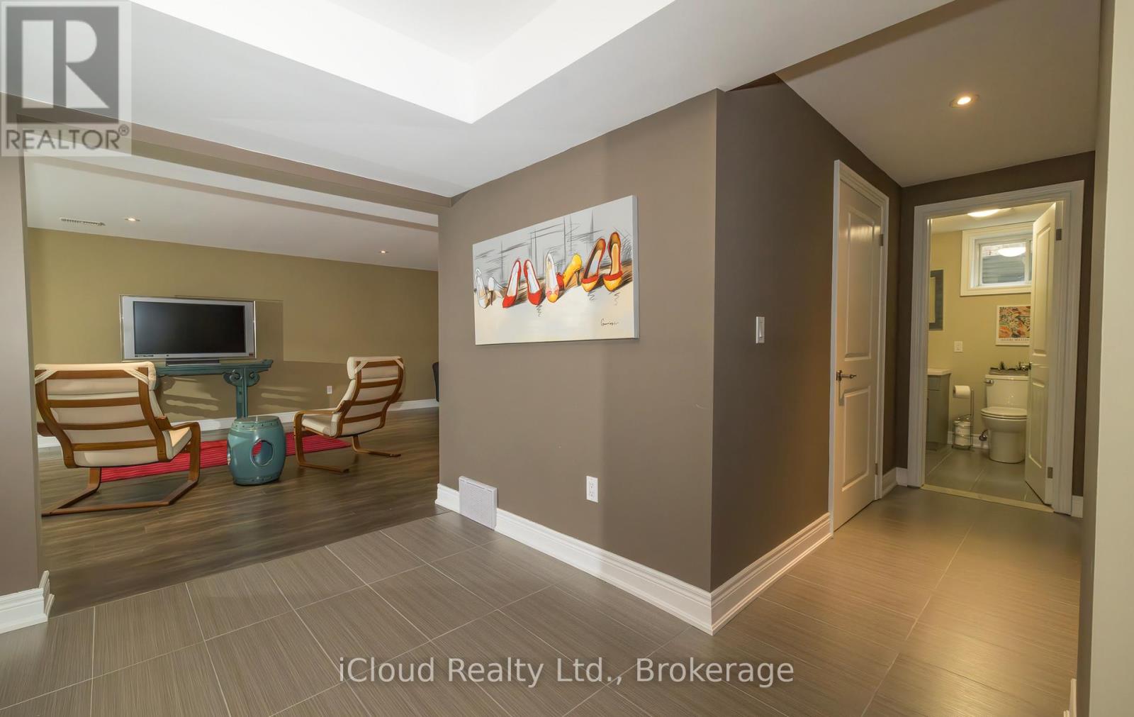 9305 Eagle Ridge Drive, Niagara Falls, Ontario L2H 0G4 - Photo 38 - X12354065