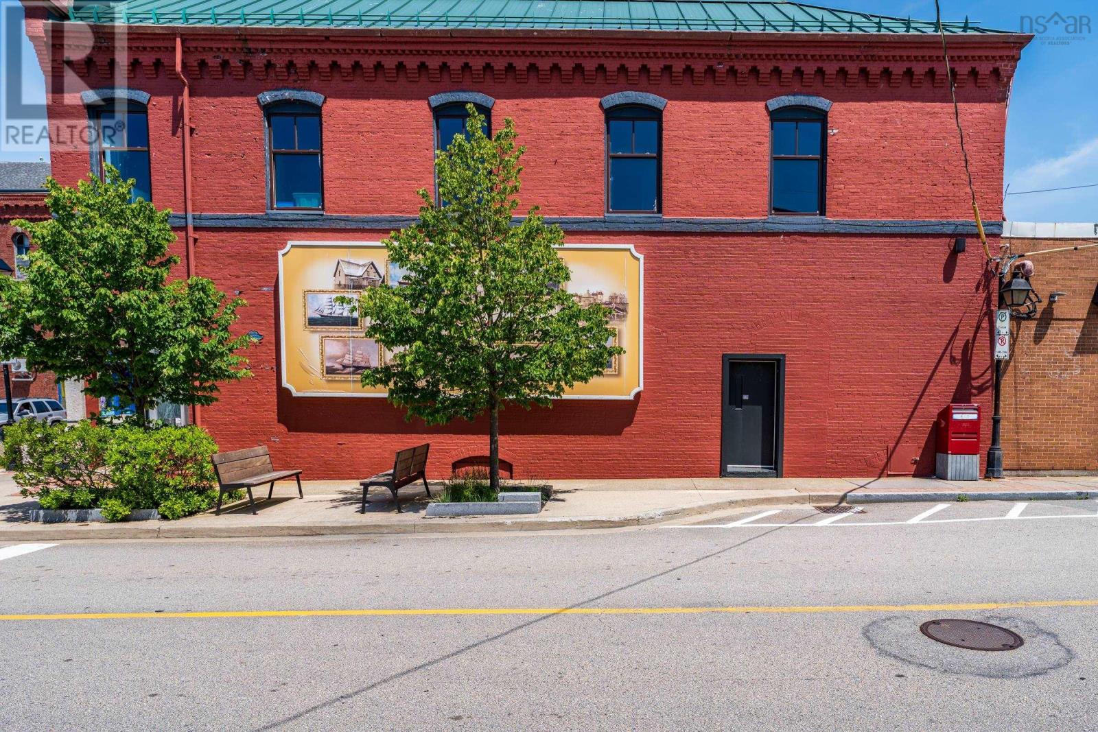 329 Main Street, Yarmouth, Nova Scotia  B5A 1E5 - Photo 3 - 202515714