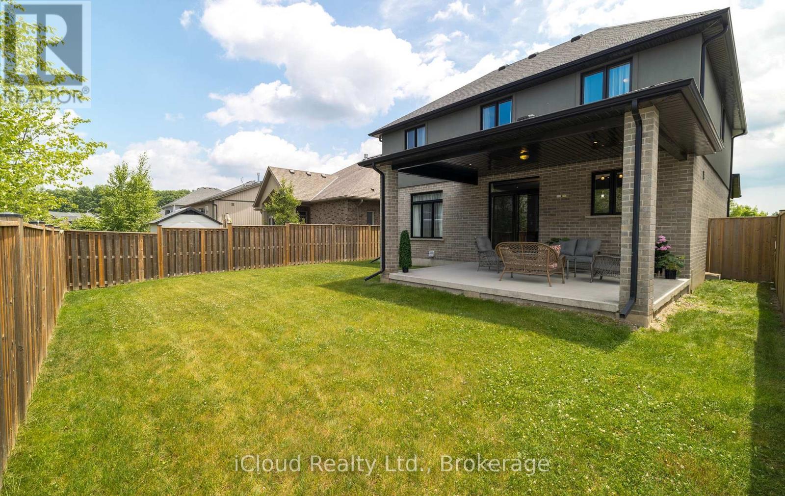 9305 Eagle Ridge Drive, Niagara Falls, Ontario L2H 0G4 - Photo 48 - X12354065