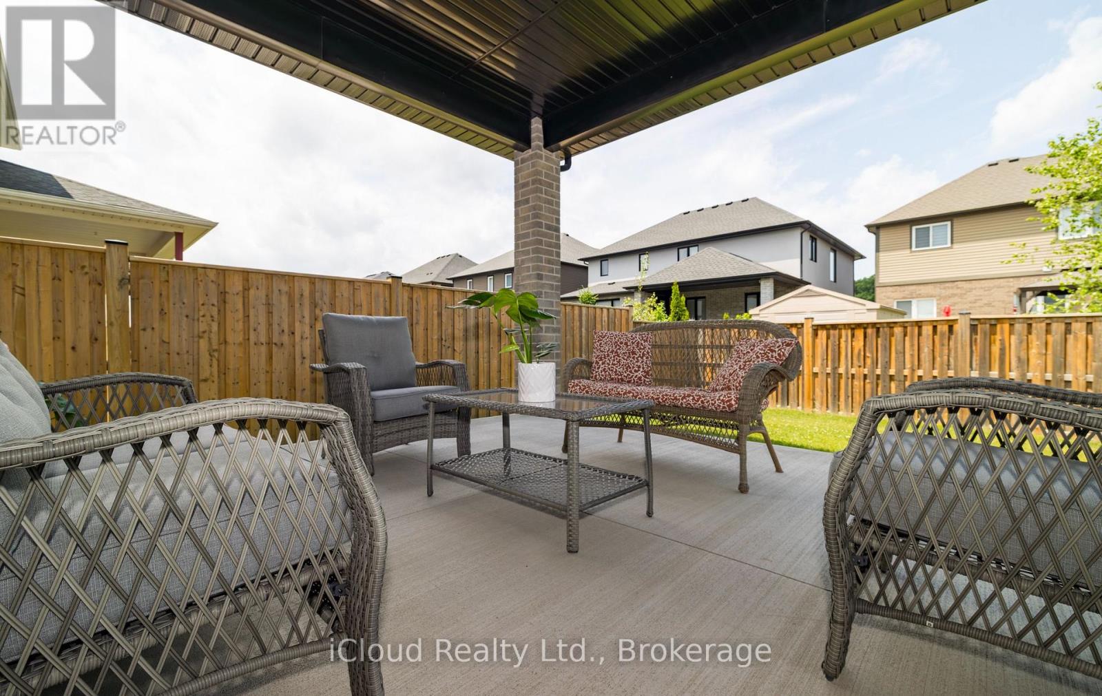 9305 Eagle Ridge Drive, Niagara Falls, Ontario L2H 0G4 - Photo 49 - X12354065