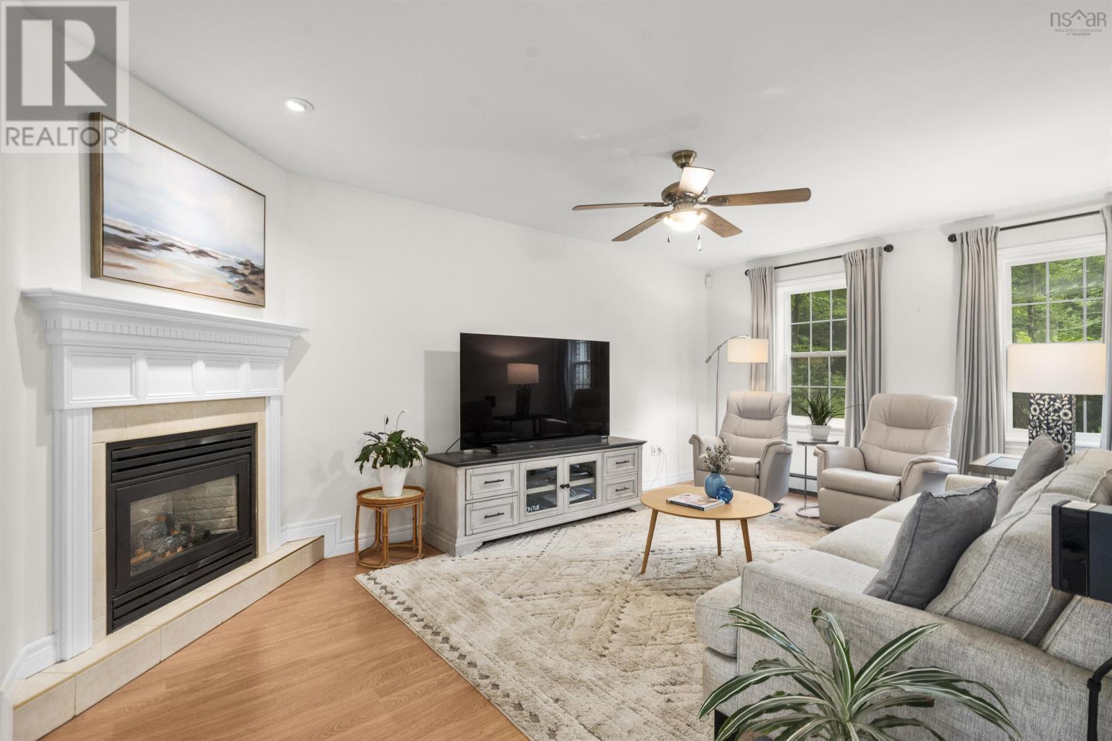 Property at 48 Dundee Close image 5