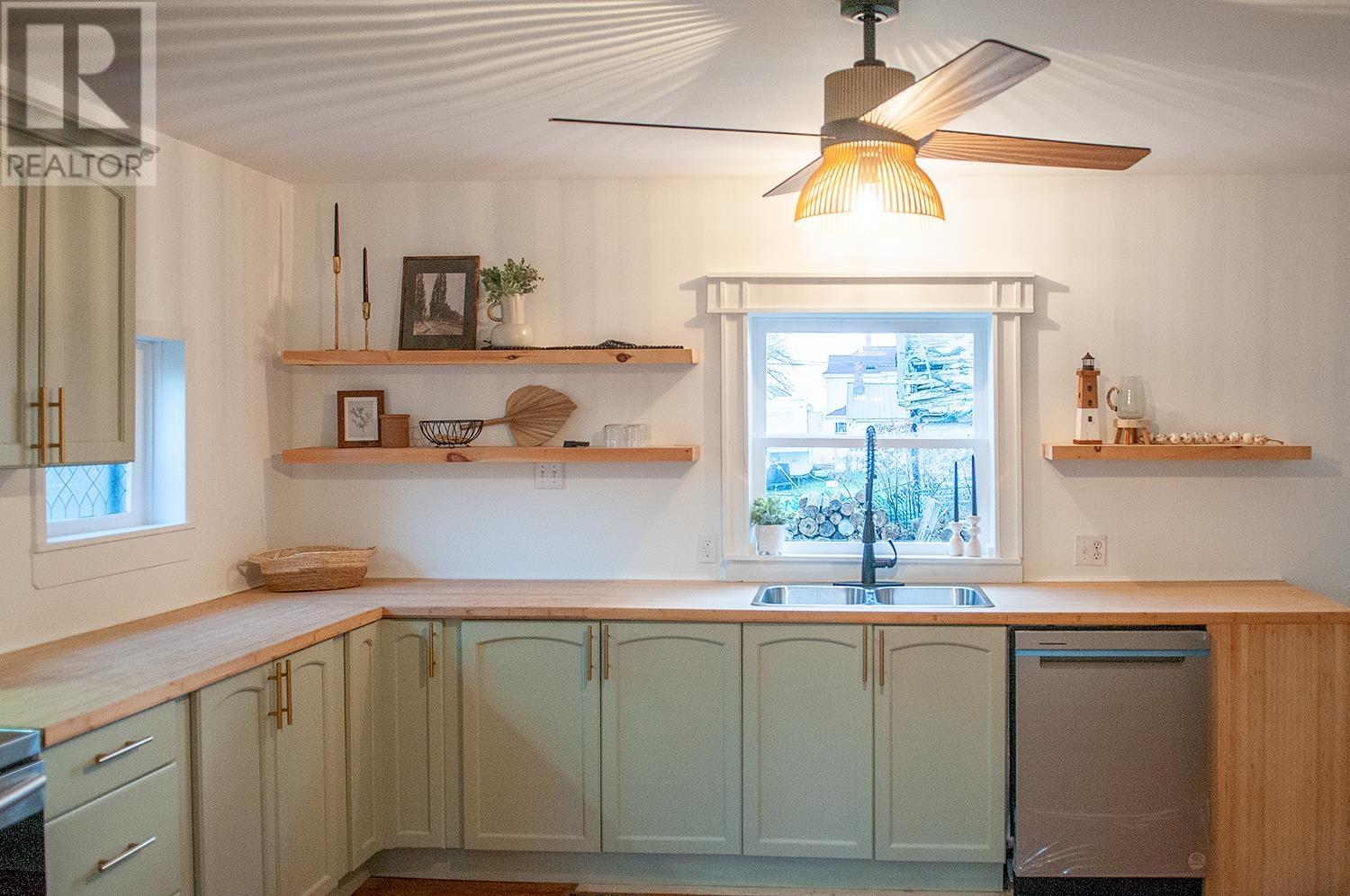 22 Richmond Street, Georgetown, Prince Edward Island  C0A 1L0 - Photo 12 - 202527830