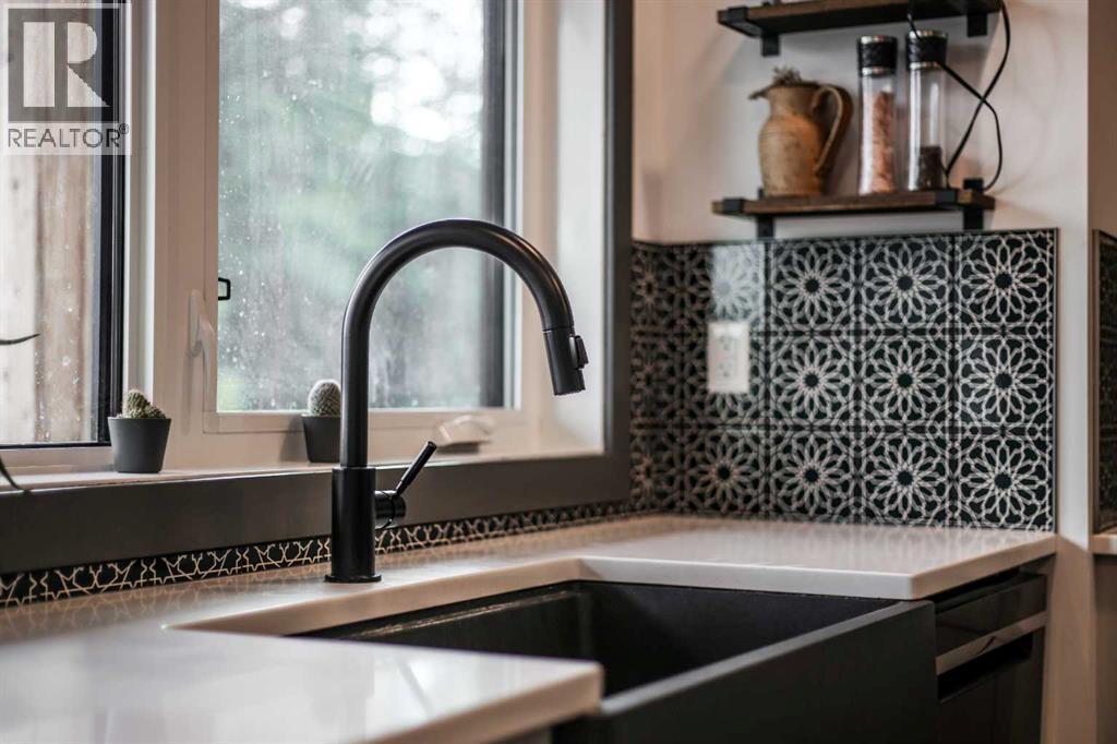 230 Southmore Place, Blairmore, Alberta  T0K 0E0 - Photo 5 - A2265648