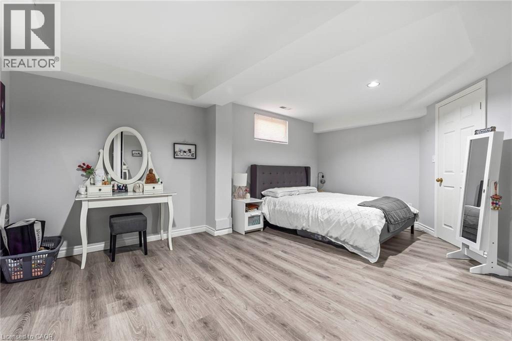 2010 Parklane Crescent, Burlington, Ontario  L7M 3V5 - Photo 29 - 40786730