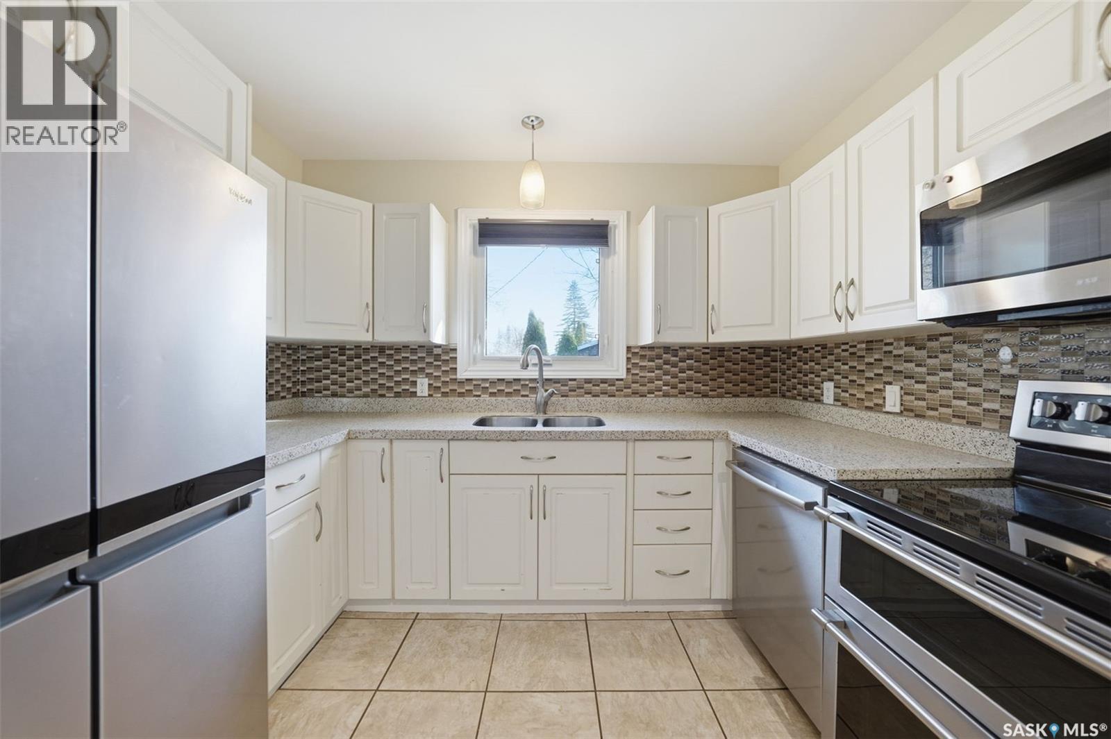 2337 Mckinnon Avenue S, Saskatoon, Saskatchewan  S7J 1N7 - Photo 10 - SK023920