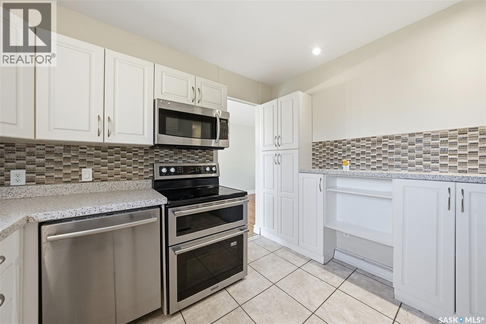 2337 Mckinnon Avenue S, Saskatoon, Saskatchewan  S7J 1N7 - Photo 12 - SK023920