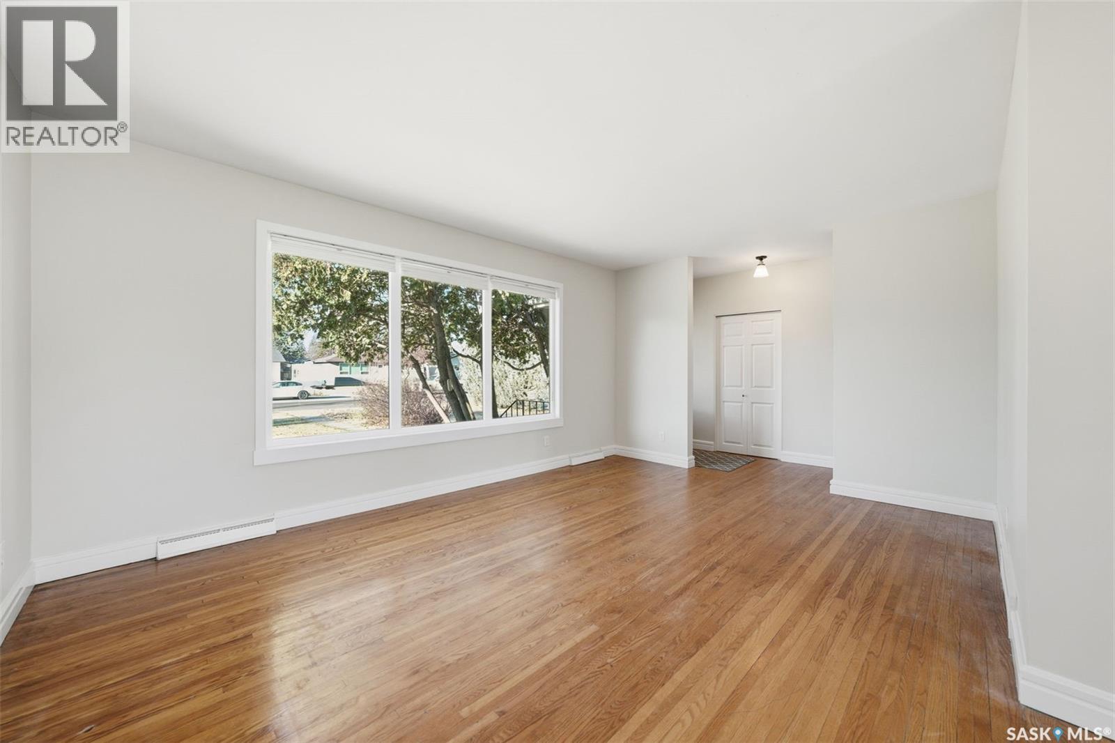 Property at 2337 McKinnon AVENUE S image 5