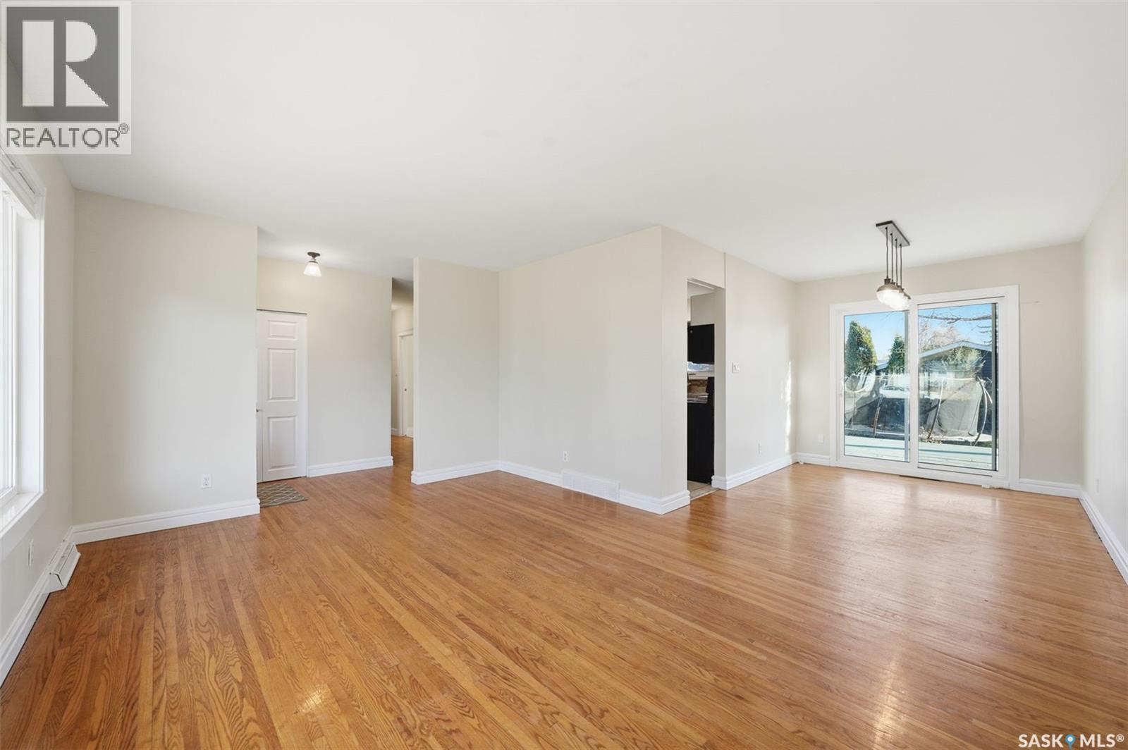 2337 Mckinnon Avenue S, Saskatoon, Saskatchewan  S7J 1N7 - Photo 6 - SK023920