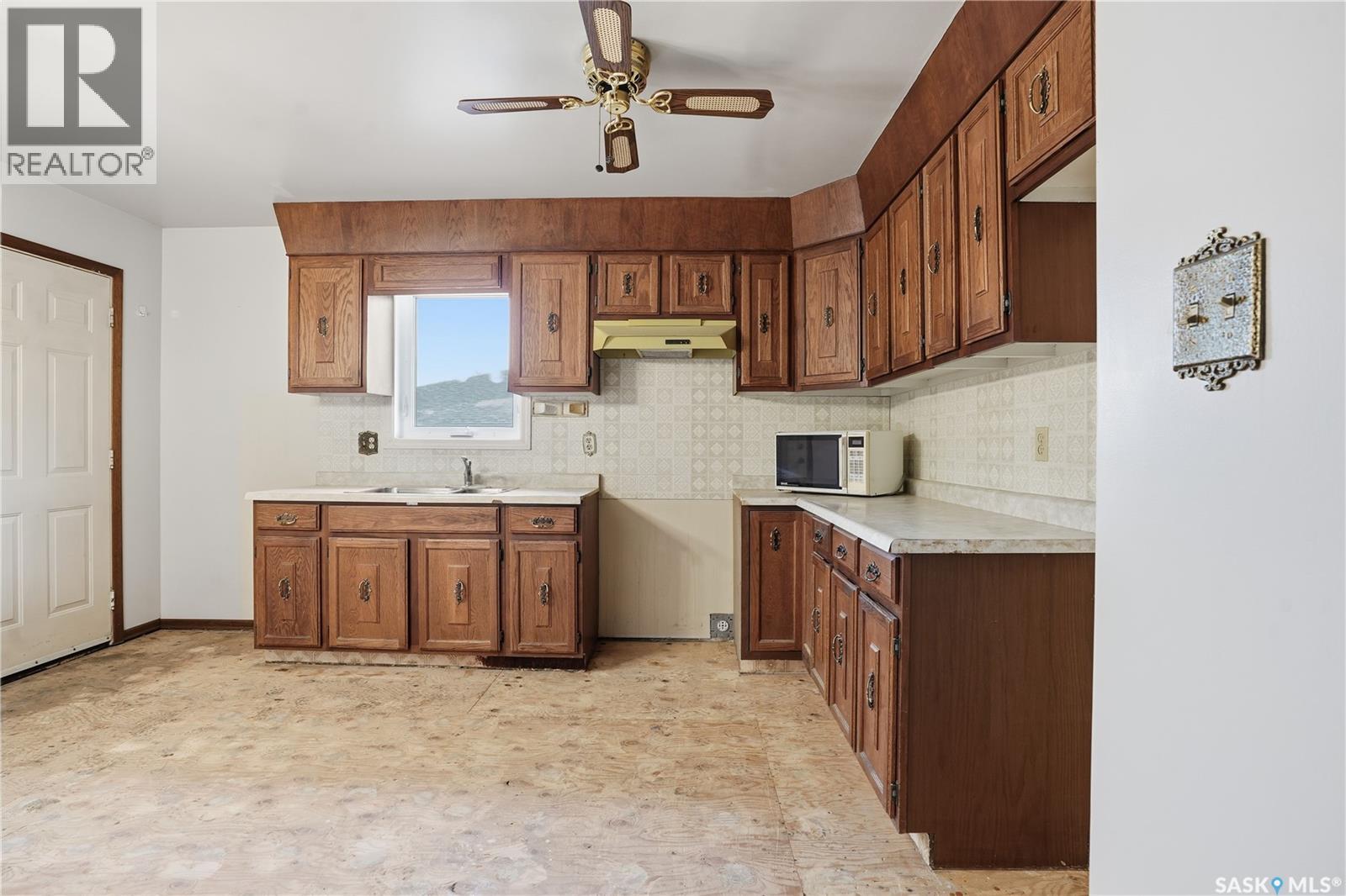 1435 Oxford Street, Regina, Saskatchewan  S4N 5S9 - Photo 11 - SK023919