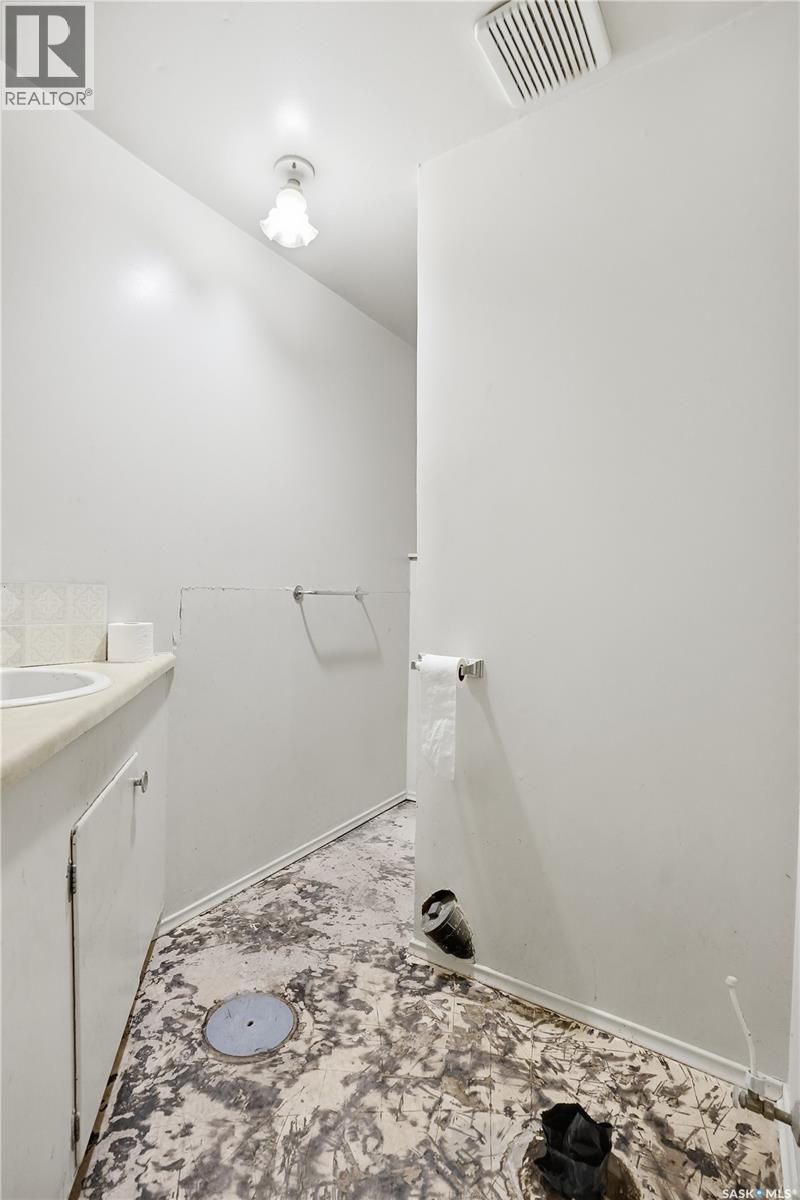 1435 Oxford Street, Regina, Saskatchewan  S4N 5S9 - Photo 30 - SK023919
