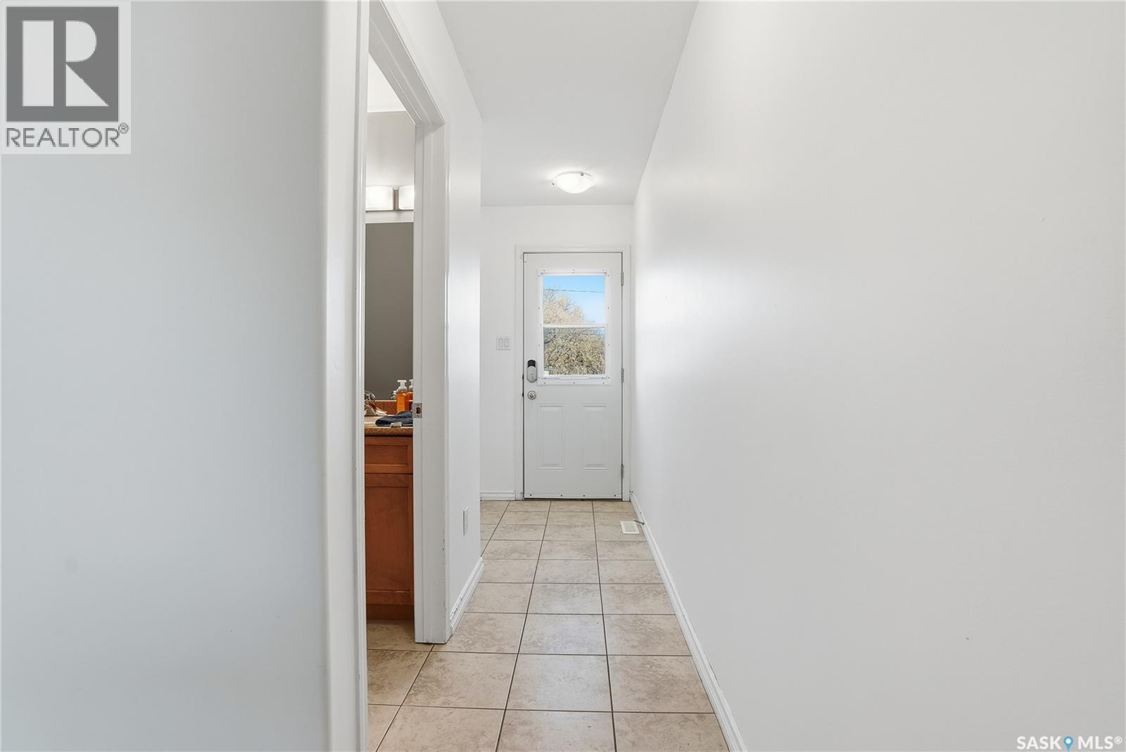 203a 3rd Avenue, Aberdeen, Saskatchewan  S0K 0A0 - Photo 15 - SK023905