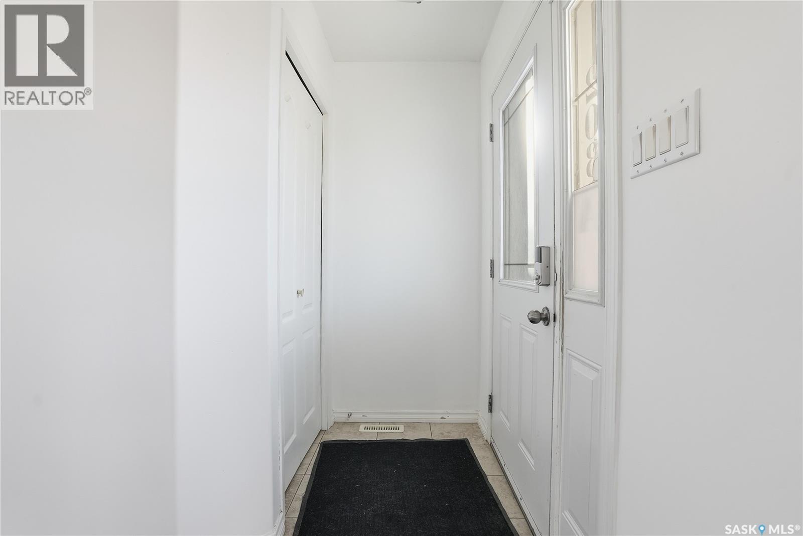 203a 3rd Avenue, Aberdeen, Saskatchewan  S0K 0A0 - Photo 2 - SK023905