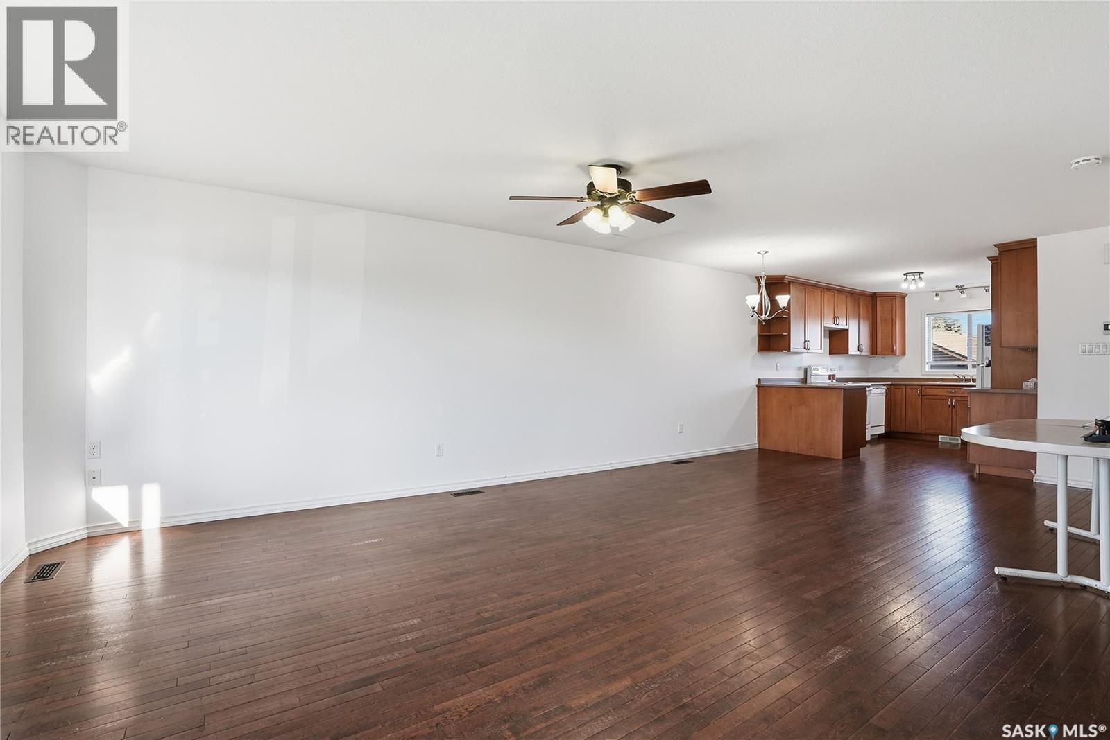 203a 3rd Avenue, Aberdeen, Saskatchewan  S0K 0A0 - Photo 3 - SK023905