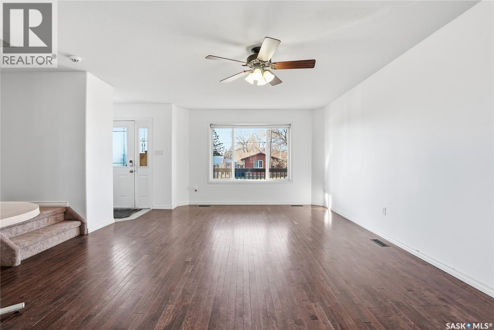 203a 3rd Avenue, Aberdeen, Saskatchewan  S0K 0A0 - Photo 4 - SK023905