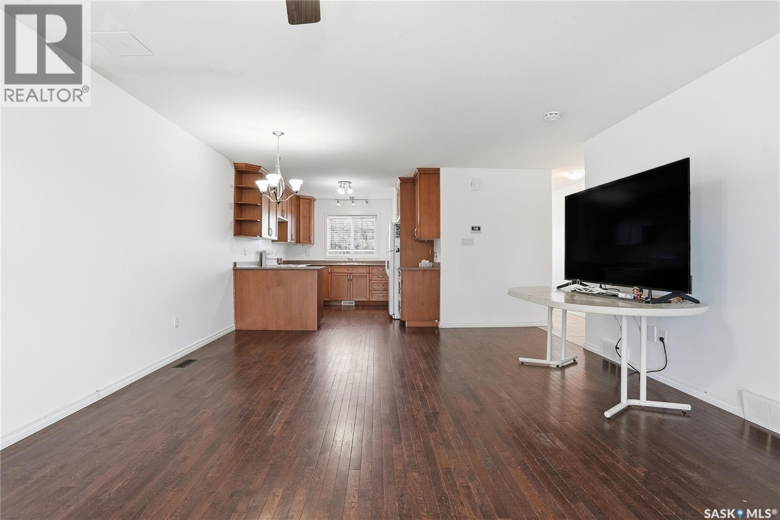 203a 3rd Avenue, Aberdeen, Saskatchewan  S0K 0A0 - Photo 6 - SK023905