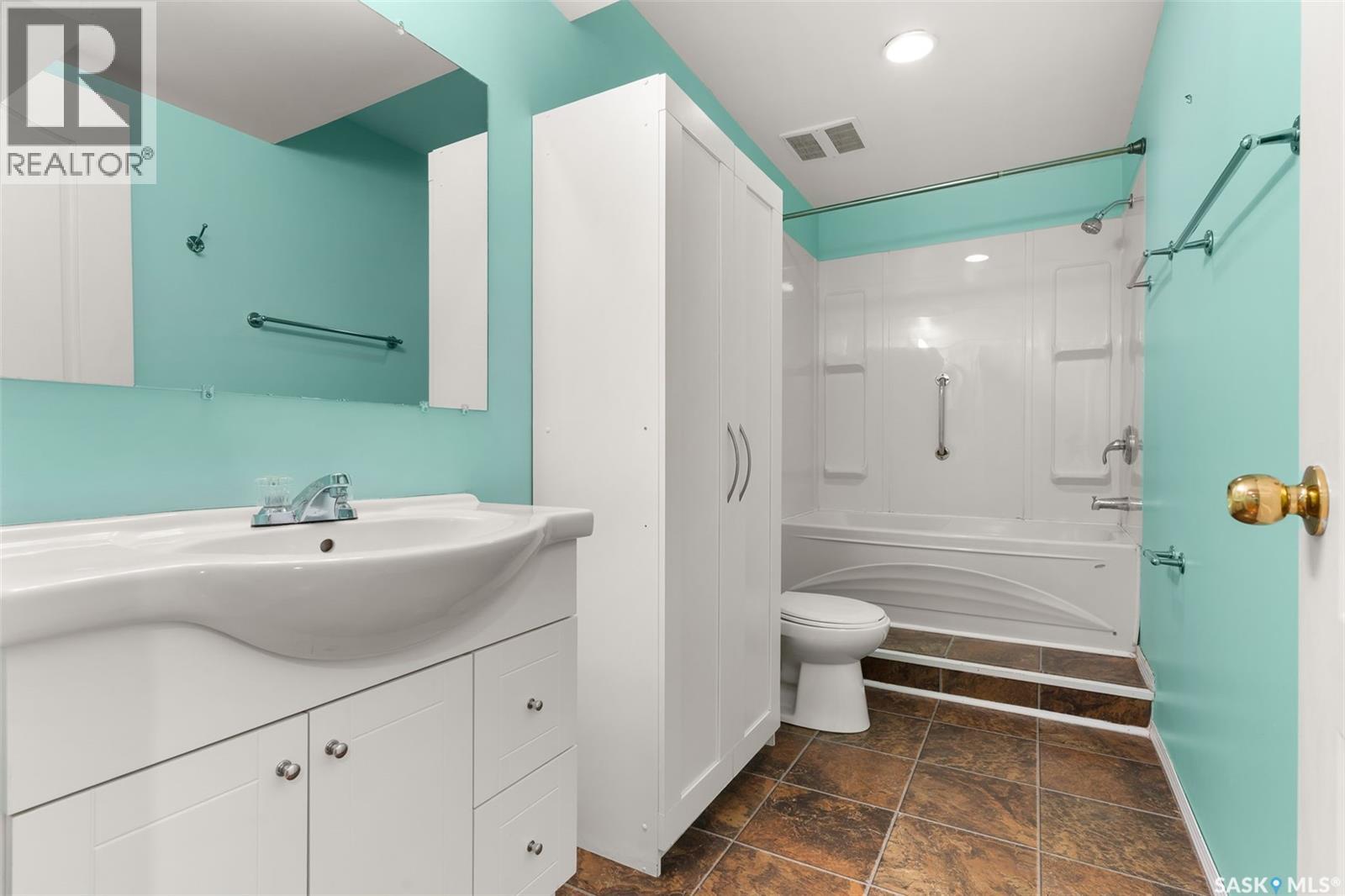 938 Brachman Bay, Regina, Saskatchewan  S4N 7P2 - Photo 27 - SK023843