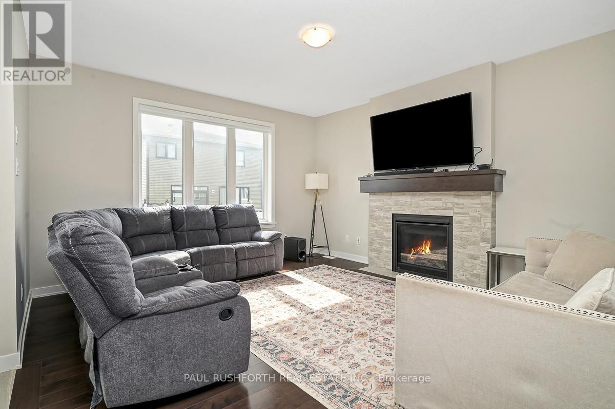 843 Sendero Way, Ottawa, Ontario  K2S 2W9 - Photo 4 - X12414905
