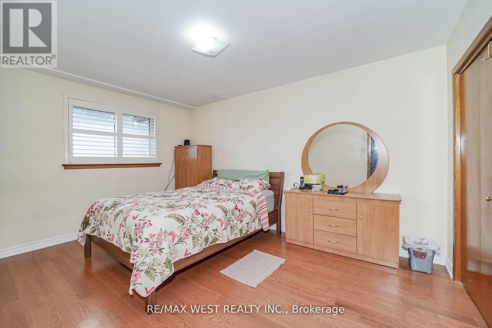 139 Shoreham Drive, Toronto, Ontario  M3N 1S8 - Photo 4 - W12534822