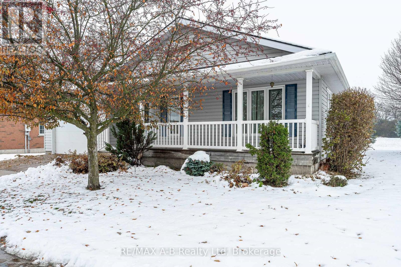 32 - 30 Ann Street, St. Marys, Ontario  N4X 1C8 - Photo 2 - X12540776