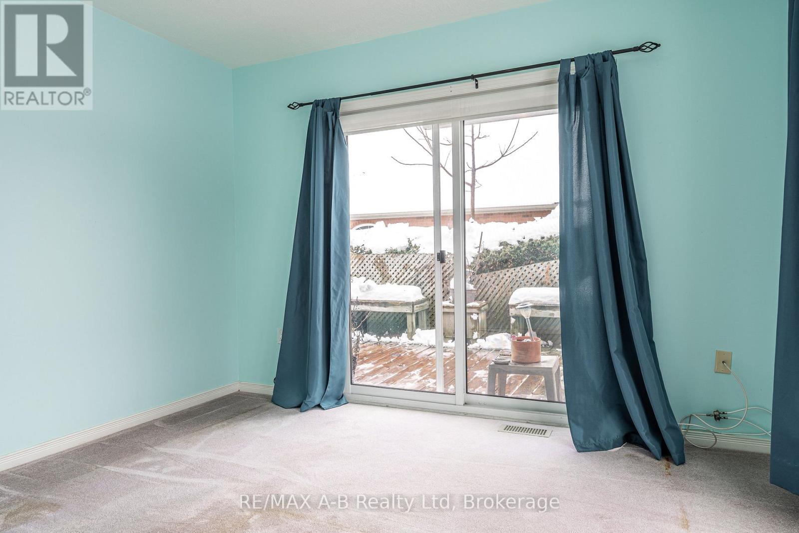 32 - 30 Ann Street, St. Marys, Ontario  N4X 1C8 - Photo 22 - X12540776