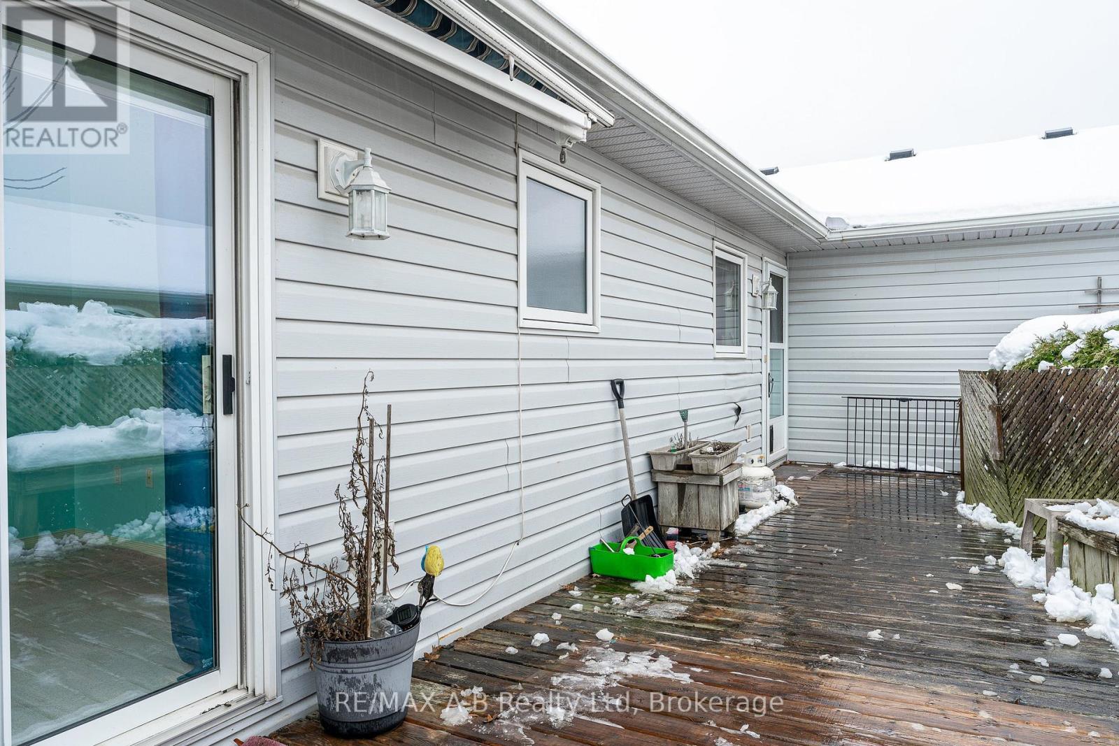 32 - 30 Ann Street, St. Marys, Ontario  N4X 1C8 - Photo 27 - X12540776