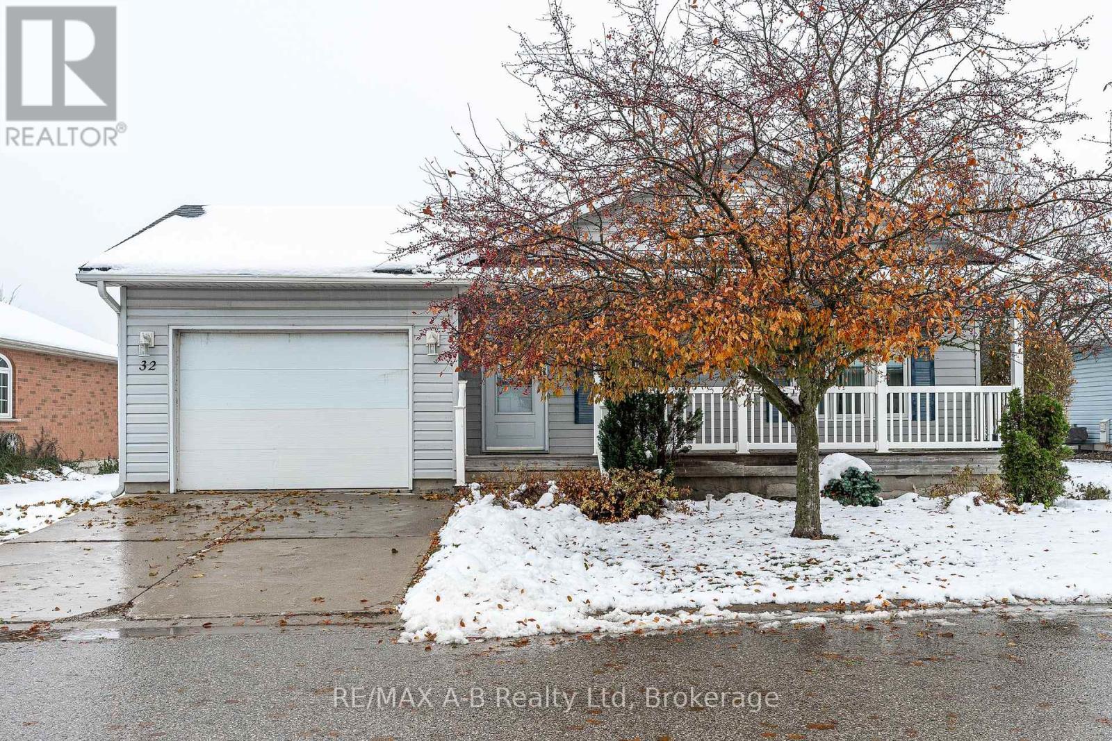 32 - 30 Ann Street, St. Marys, Ontario  N4X 1C8 - Photo 3 - X12540776