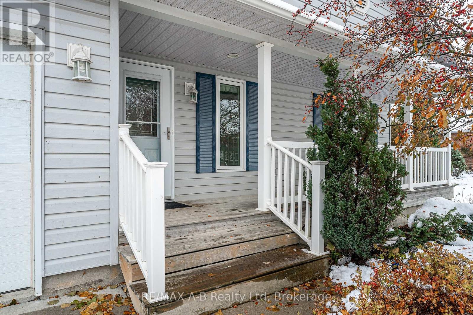 32 - 30 Ann Street, St. Marys, Ontario  N4X 1C8 - Photo 4 - X12540776