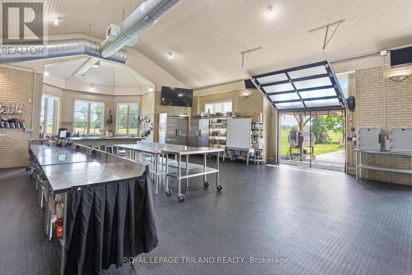 29830 Centre Road, Adelaide Metcalfe, Ontario  N7G 3H7 - Photo 39 - X12540924