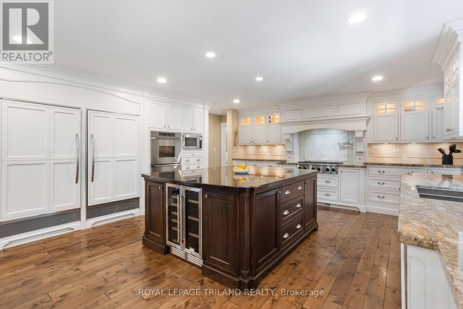 29830 Centre Road, Adelaide Metcalfe, Ontario  N7G 3H7 - Photo 14 - X12540926