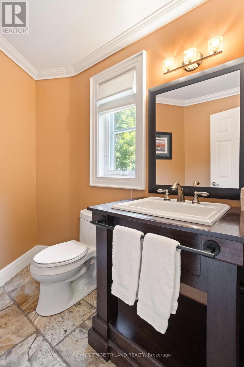 29830 Centre Road, Adelaide Metcalfe, Ontario  N7G 3H7 - Photo 24 - X12540926