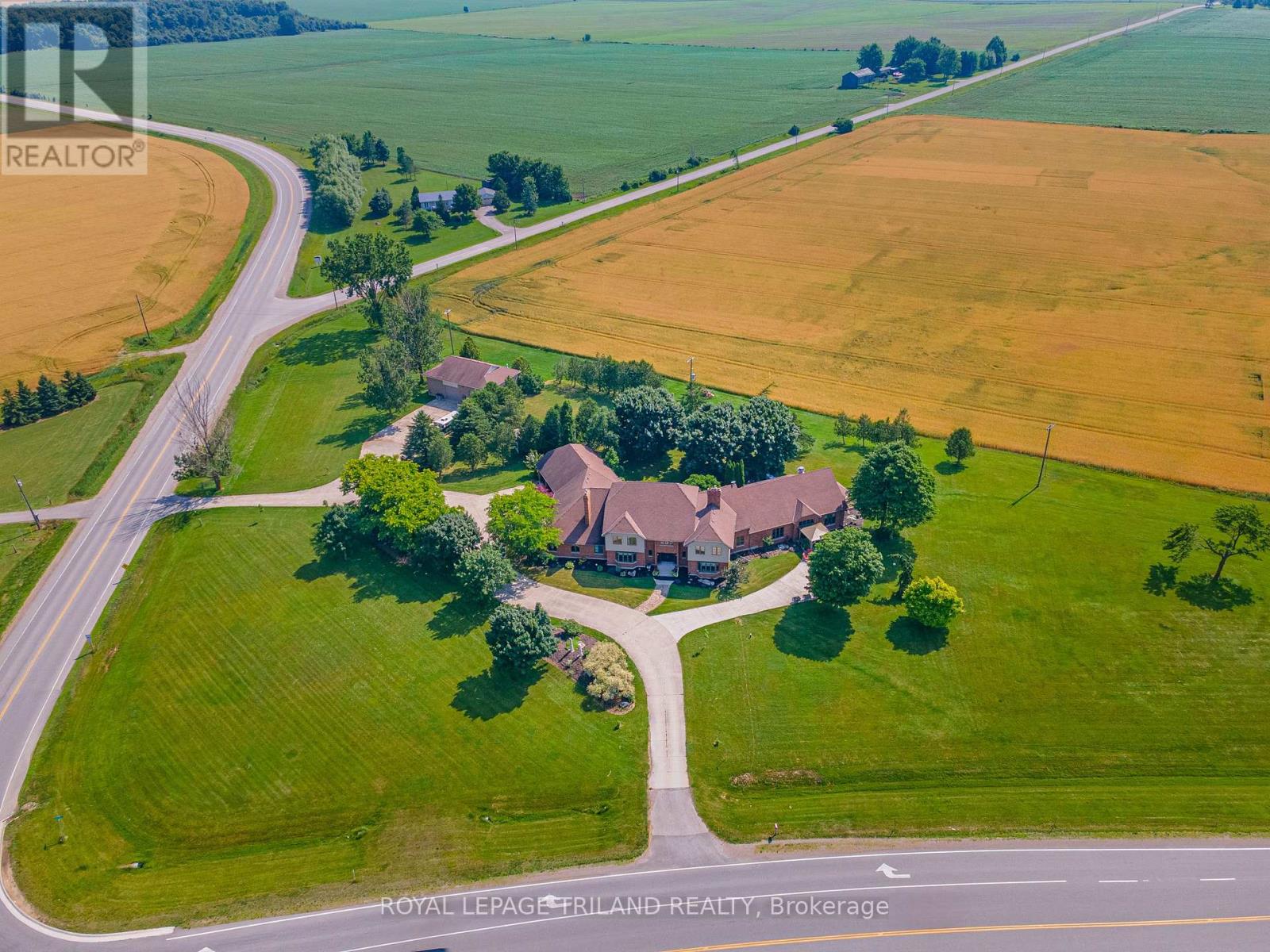 29830 Centre Road, Adelaide Metcalfe, Ontario  N7G 3H7 - Photo 3 - X12540926