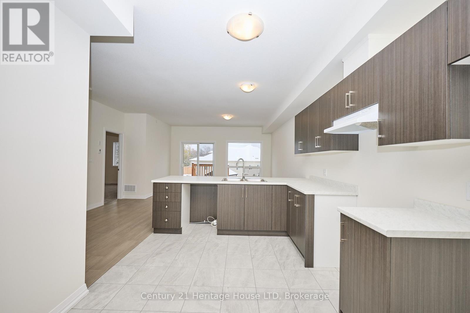 7 - 397 Garrison Road, Fort Erie, Ontario L2A 1N1 - Photo 24 - X12538508