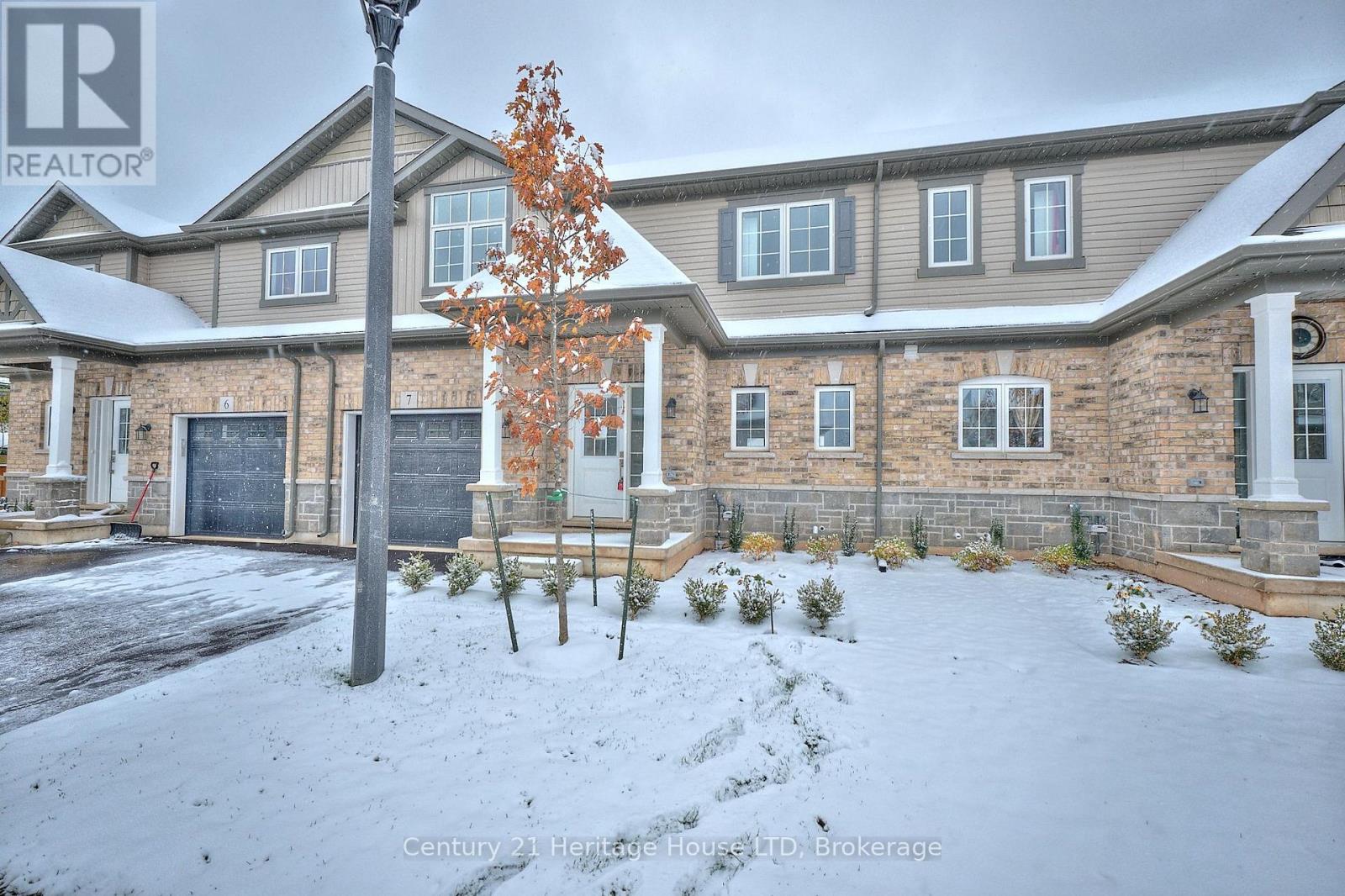 7 - 397 Garrison Road, Fort Erie, Ontario L2A 1N1 - Photo 3 - X12538508