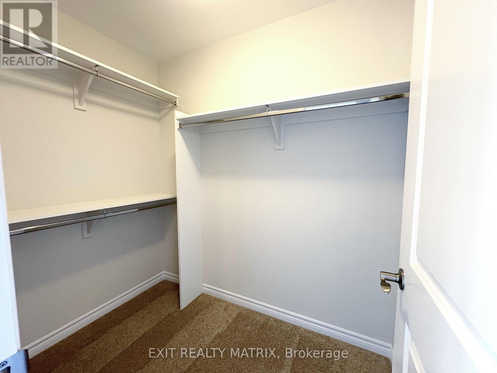 299 Labelle Street, Russell, Ontario K0A 1W1 - Photo 12 - X12540982