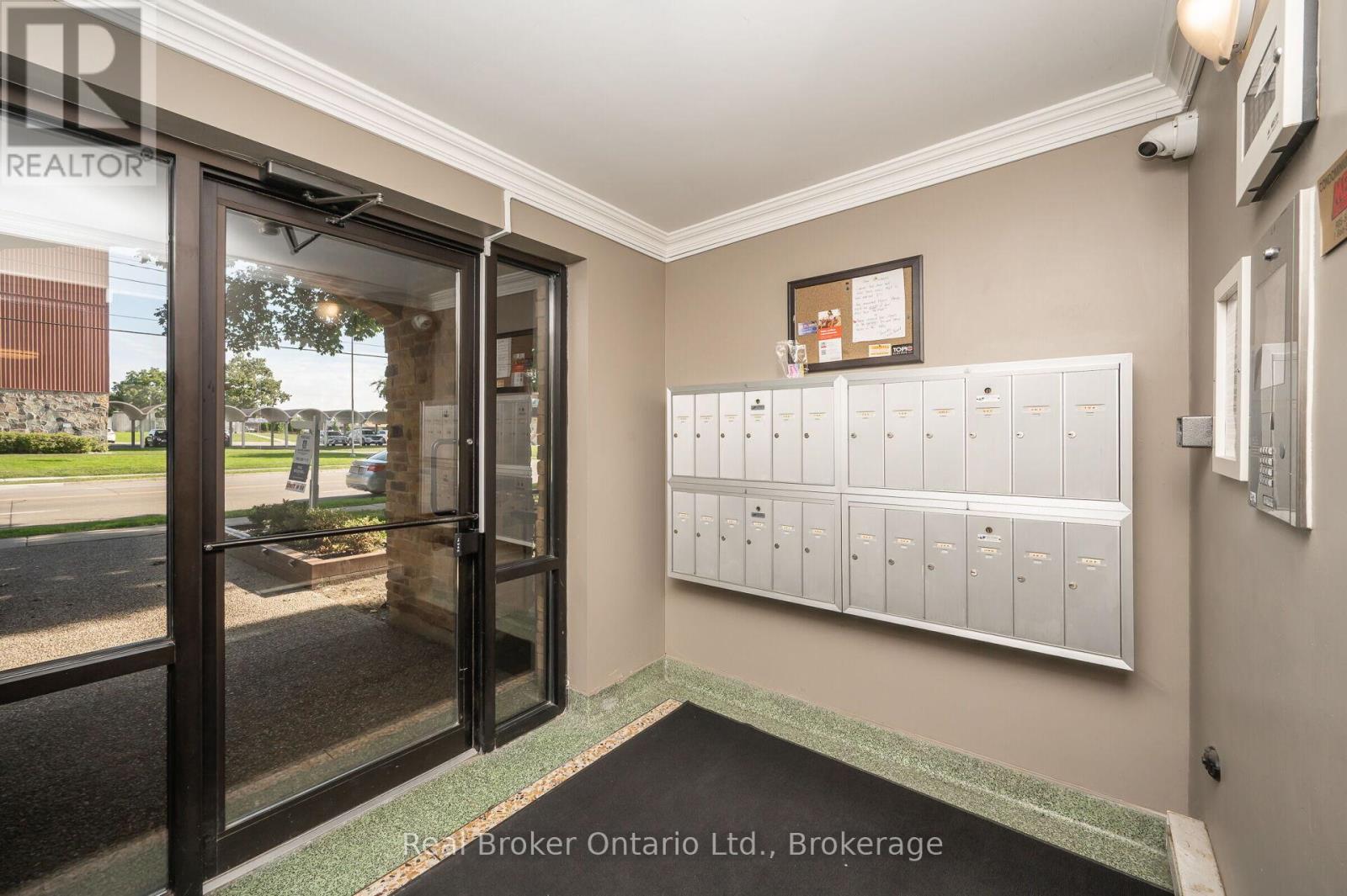 303 - 1212 Fennell Avenue E, Hamilton, Ontario L8T 1T2 - Photo 5 - X12540964