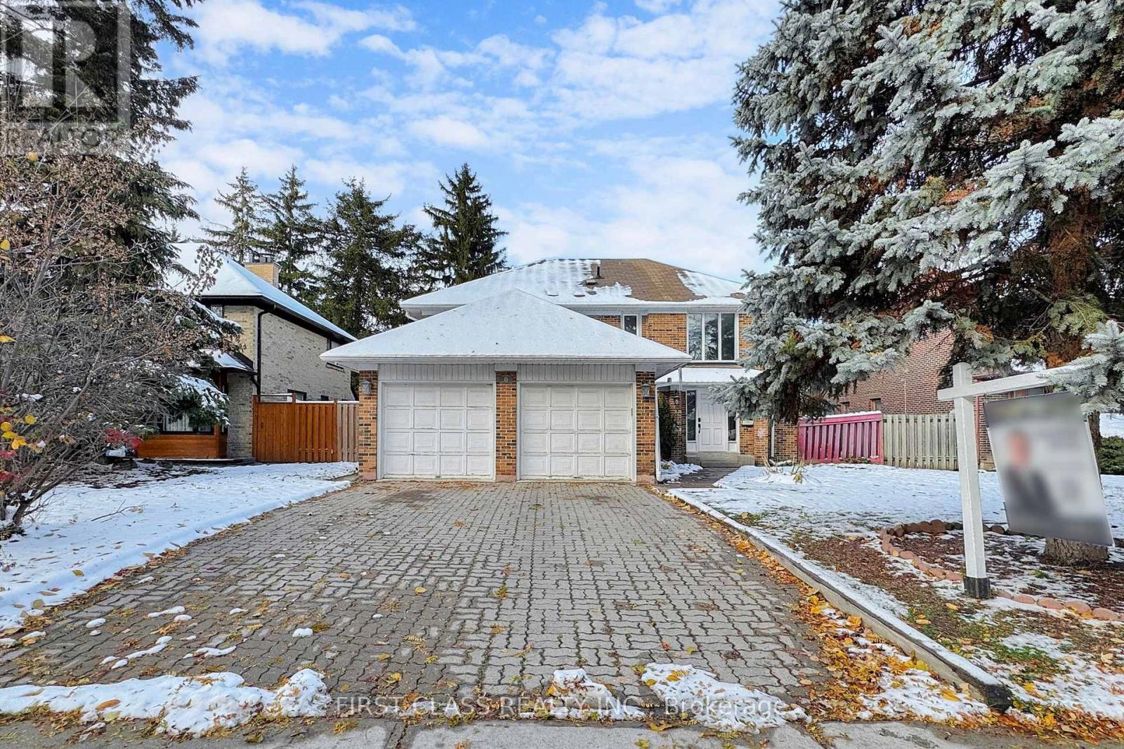 8 FERNSIDE COURT, Toronto, Ontario