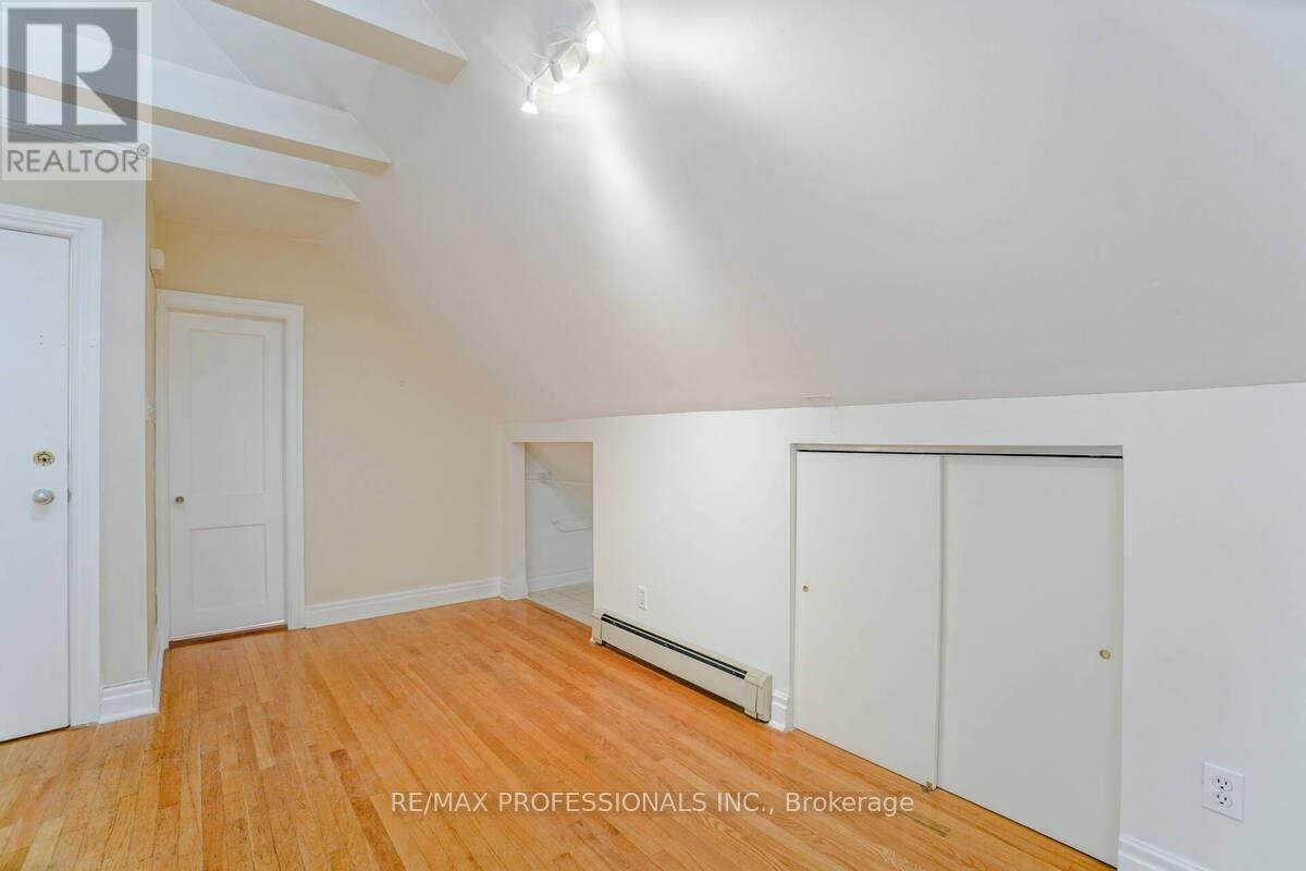 3 - 26 Castleview Avenue, Toronto, Ontario  M5R 1Y9 - Photo 13 - C12540586