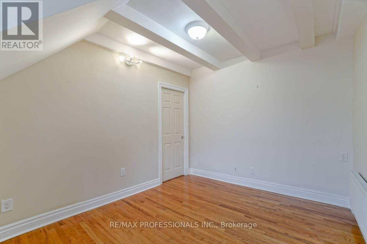 3 - 26 Castleview Avenue, Toronto, Ontario  M5R 1Y9 - Photo 21 - C12540586