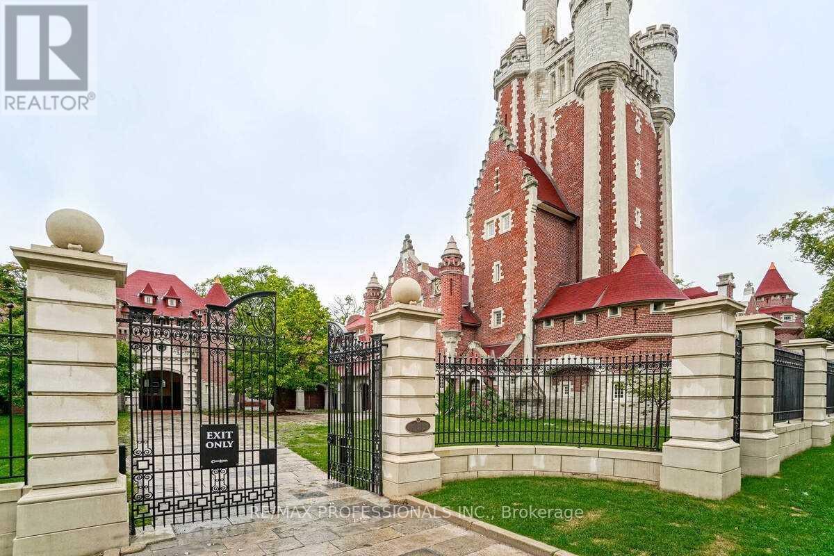 3 - 26 Castleview Avenue, Toronto, Ontario  M5R 1Y9 - Photo 24 - C12540586